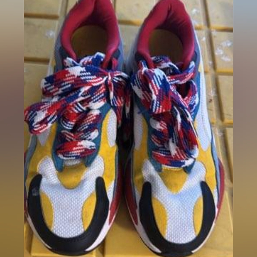 Pumas size12